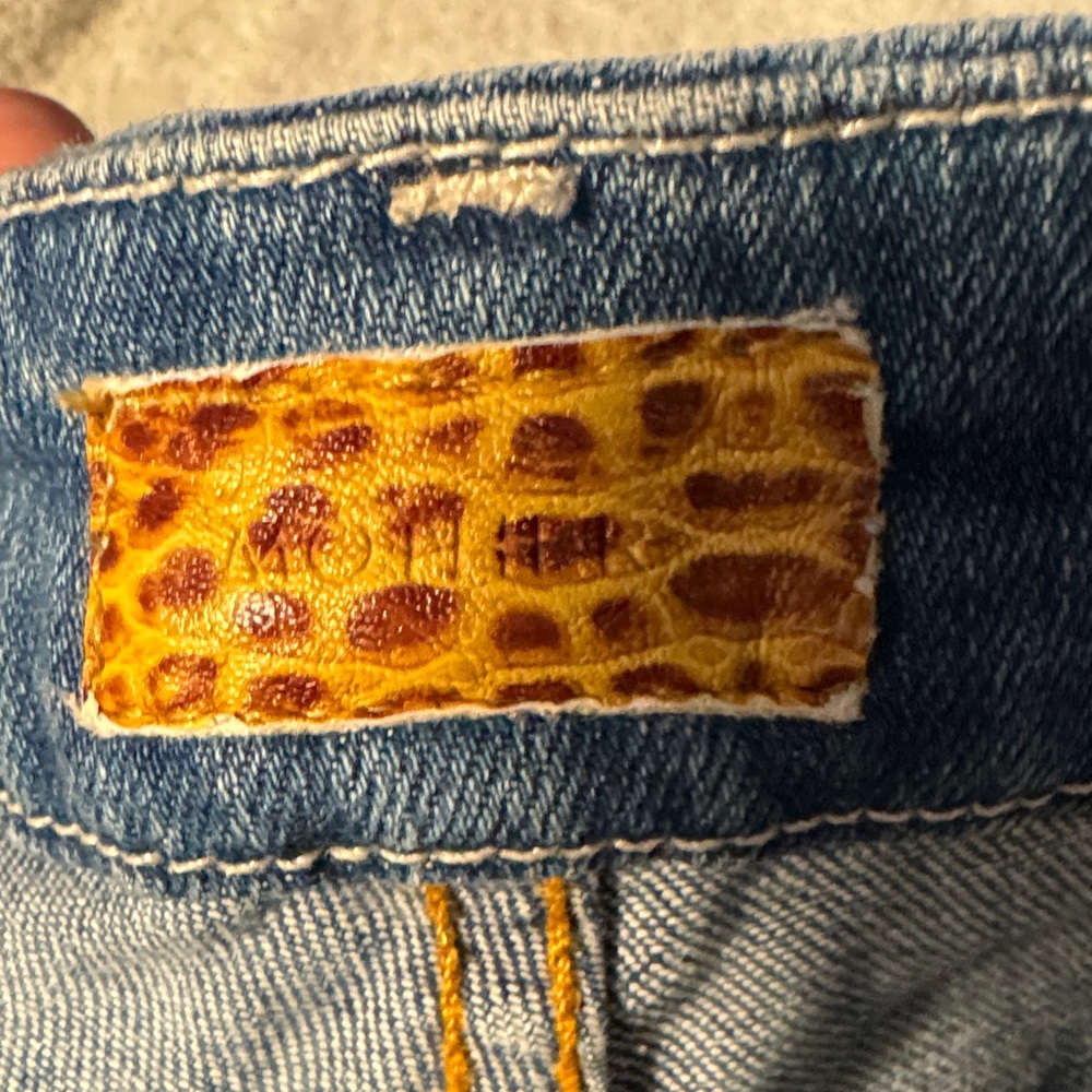 MOTHER Blue Jeans with Yellow Accent